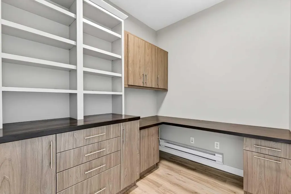35 Inglewood Park SE Calgary AB T2G 1B5