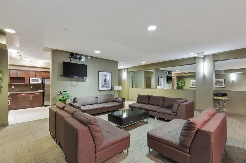 35 Inglewood Park SE Calgary AB T2G 1B5