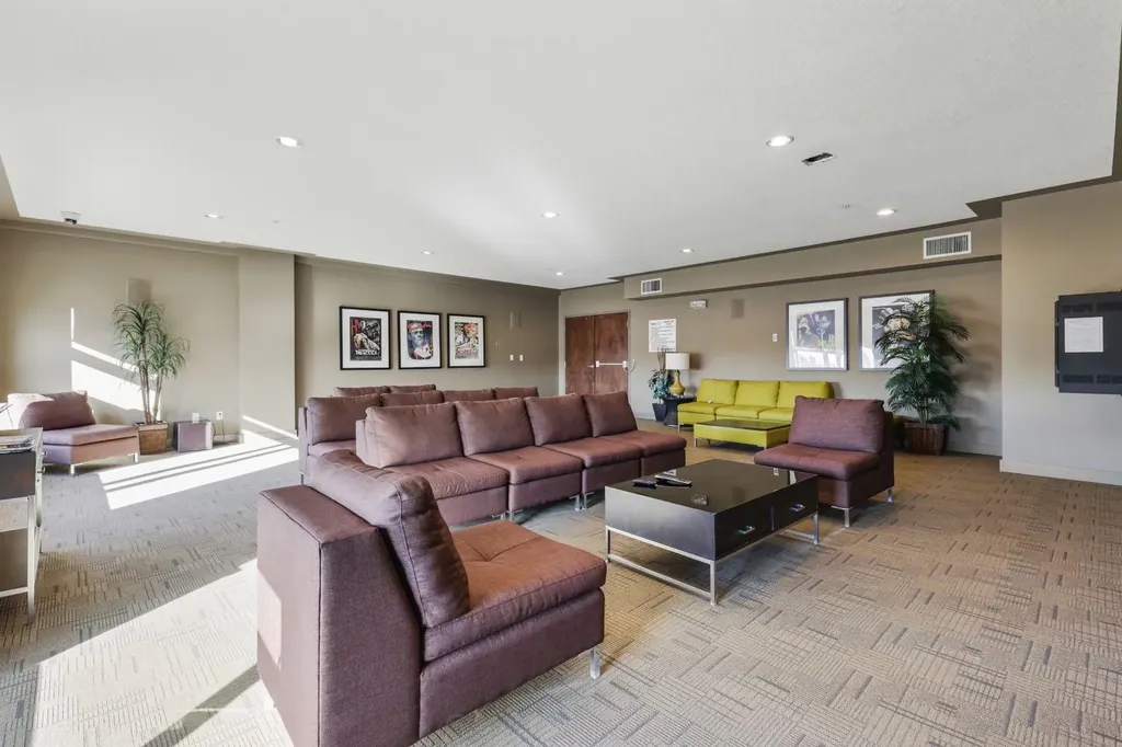 35 Inglewood Park SE Calgary AB T2G 1B5