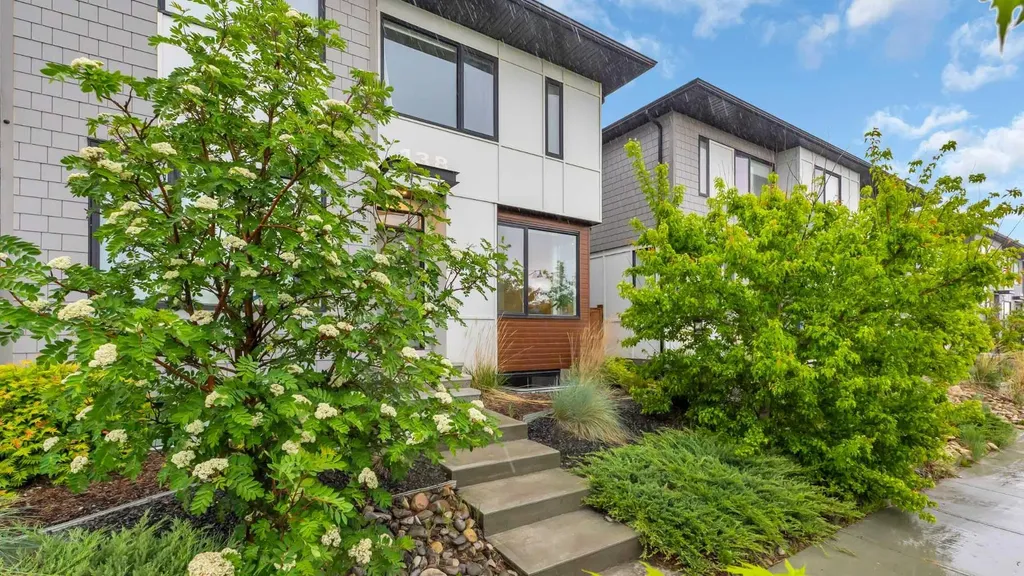 138 Homestead Boulevard NE Calgary AB T3J 2G8
