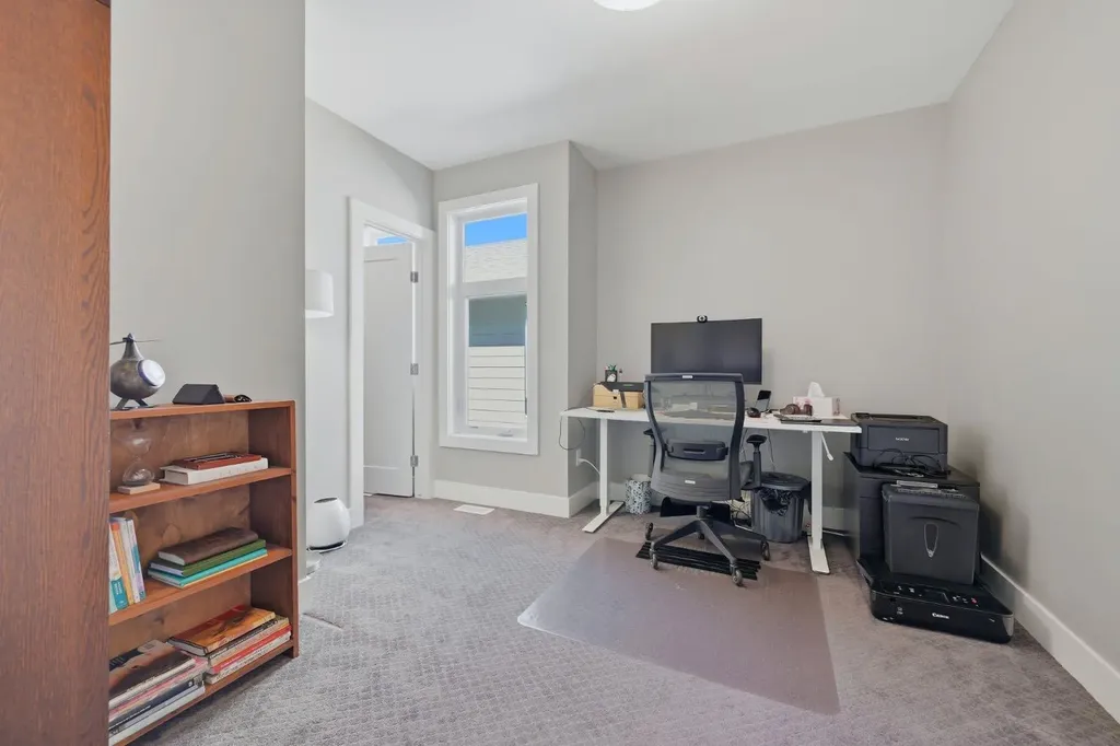4620 17 Avenue NW Calgary AB T3B 0P3