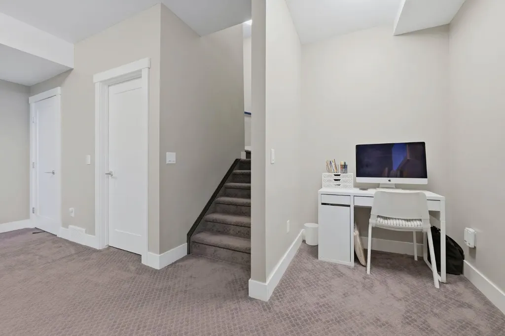 4620 17 Avenue NW Calgary AB T3B 0P3