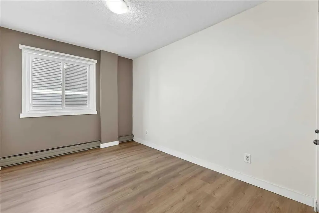 635 57 Avenue SW Calgary AB T2V 0H5