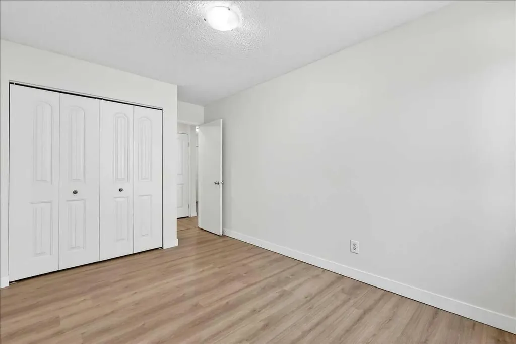 635 57 Avenue SW Calgary AB T2V 0H5