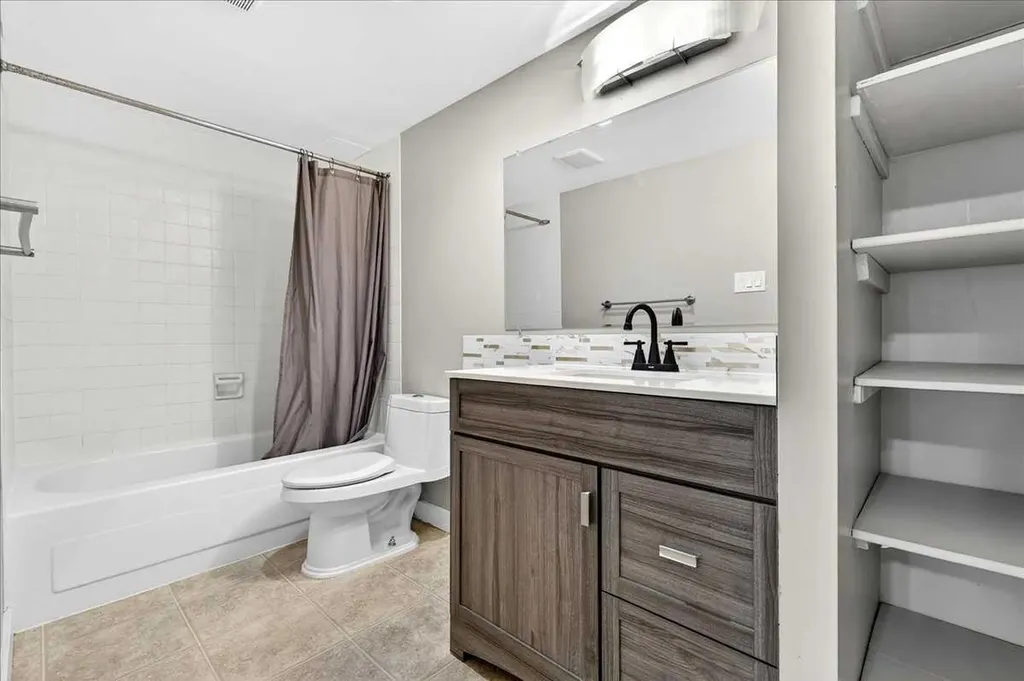 635 57 Avenue SW Calgary AB T2V 0H5