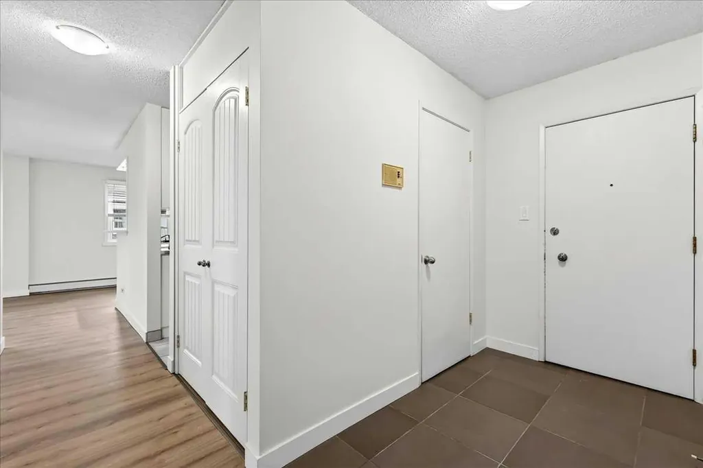 635 57 Avenue SW Calgary AB T2V 0H5
