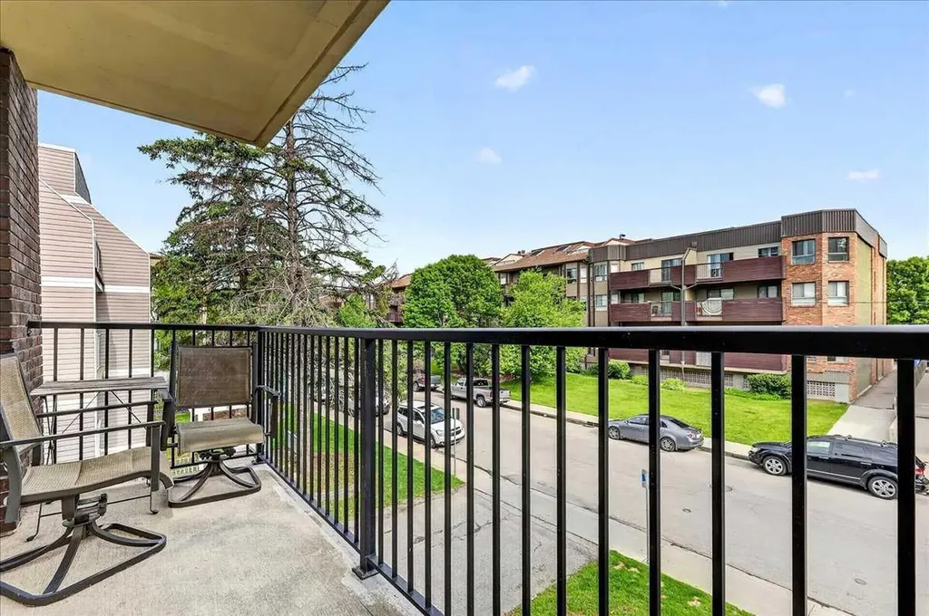 635 57 Avenue SW Calgary AB T2V 0H5