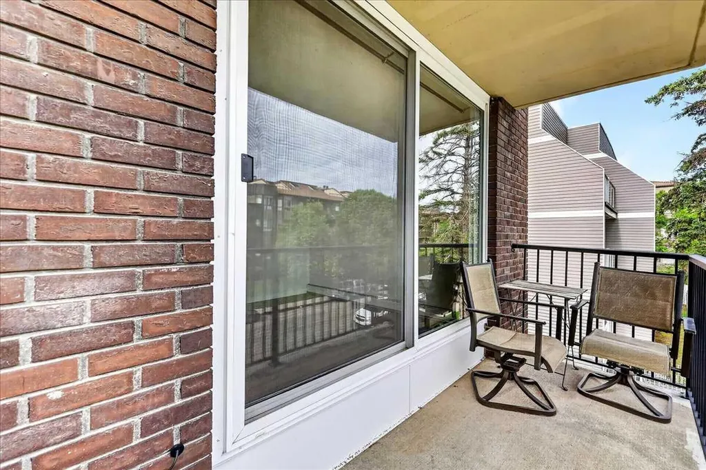 635 57 Avenue SW Calgary AB T2V 0H5