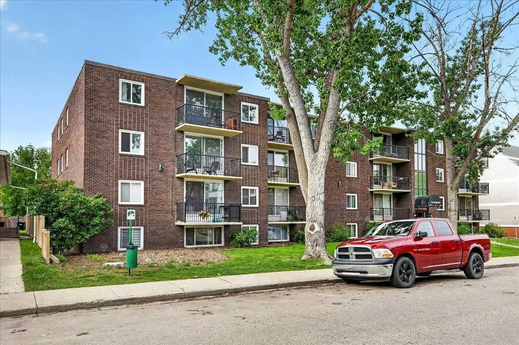 635 57 Avenue SW Calgary AB T2V 0H5