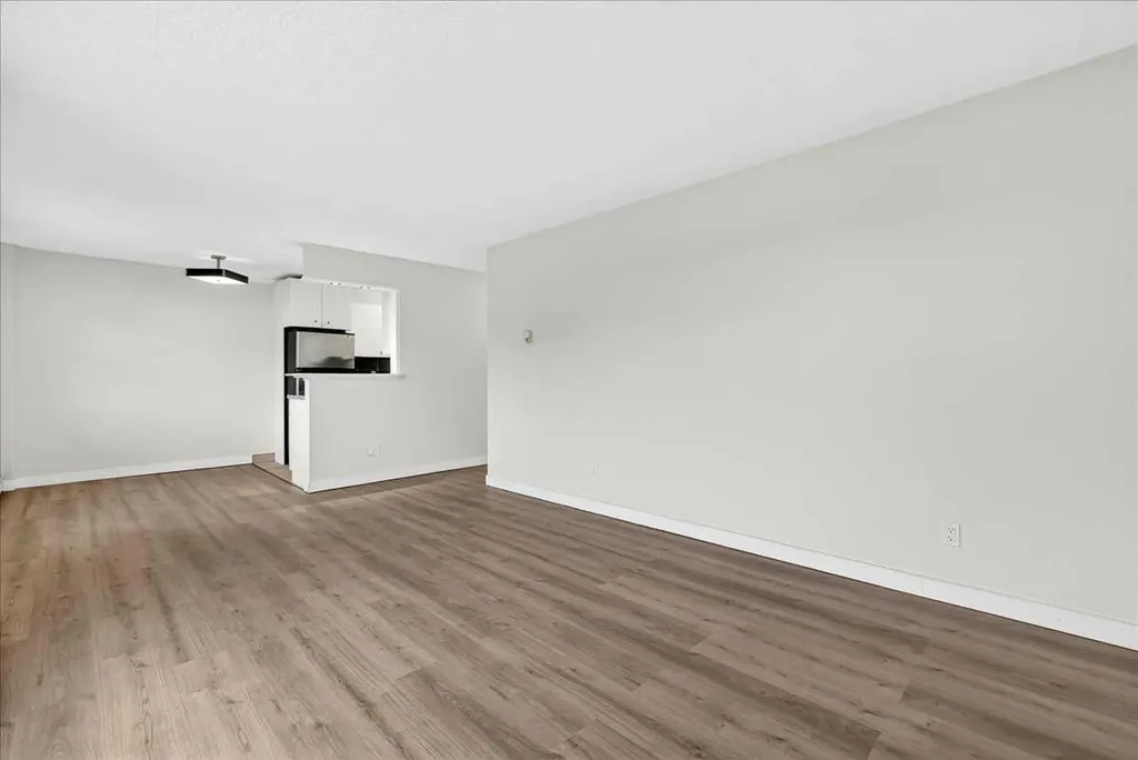 635 57 Avenue SW Calgary AB T2V 0H5