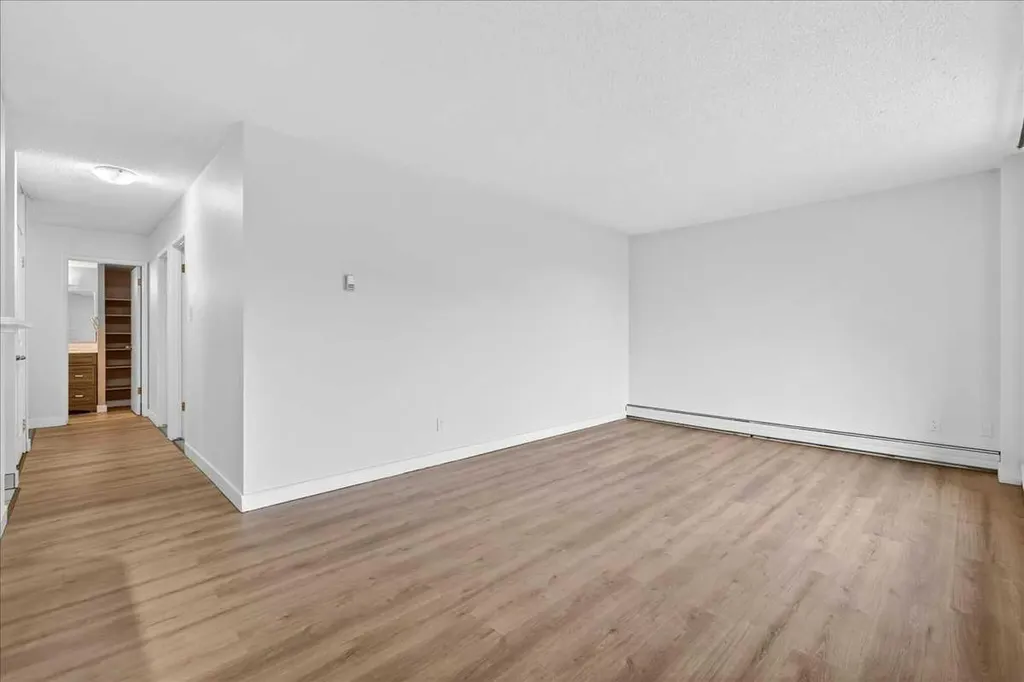 635 57 Avenue SW Calgary AB T2V 0H5
