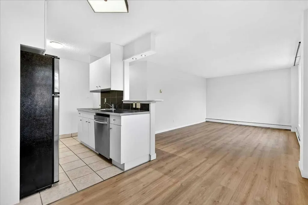 635 57 Avenue SW Calgary AB T2V 0H5