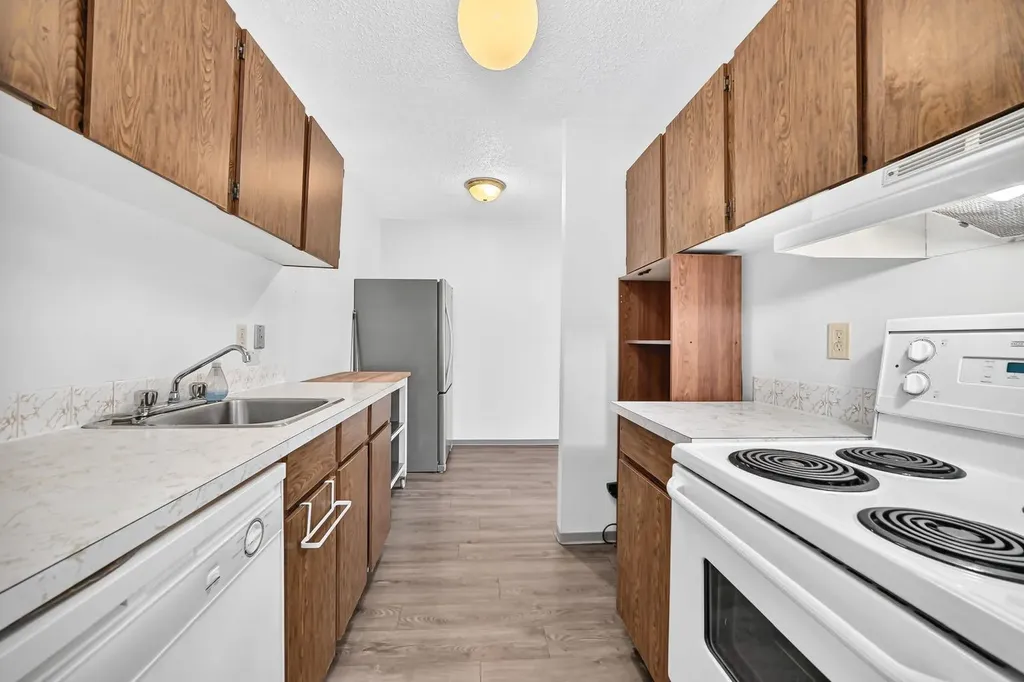 310 4 Avenue NE Calgary AB T2E0J5