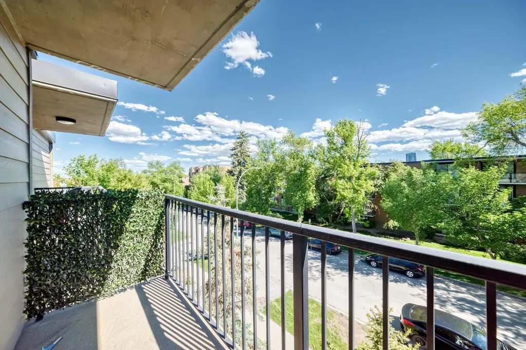 310 4 Avenue NE Calgary AB T2E0J5