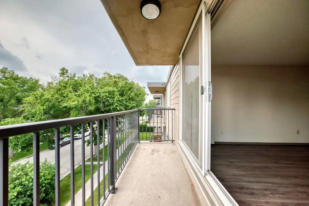 310 4 Avenue NE Calgary AB T2E0J5