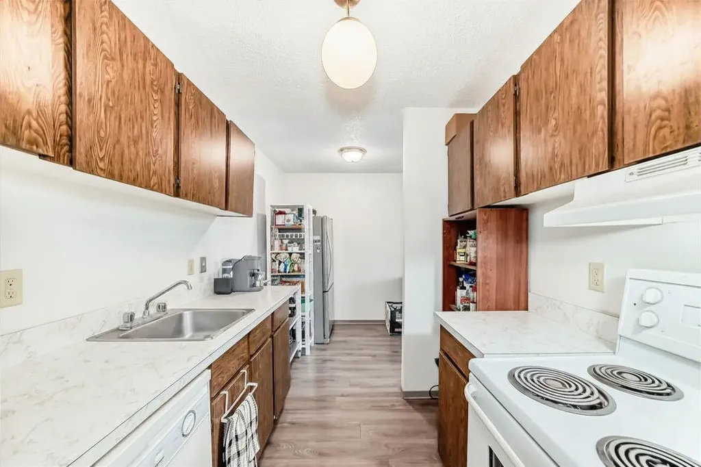 310 4 Avenue NE Calgary AB T2E0J5