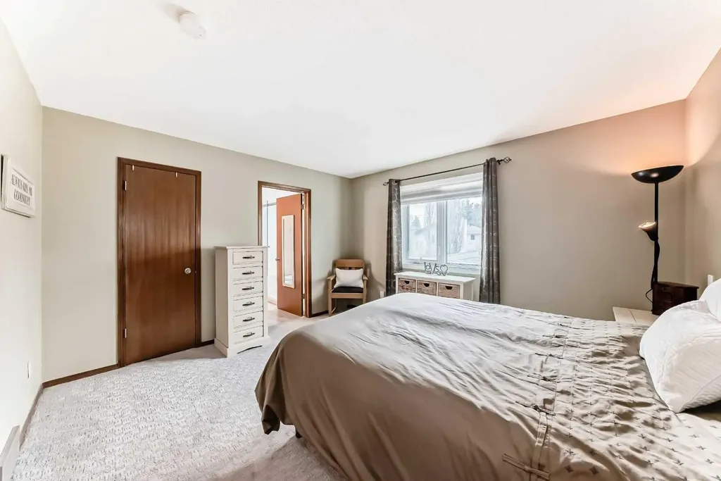 481 Sunmills Drive SE Calgary AB T2X 2T5