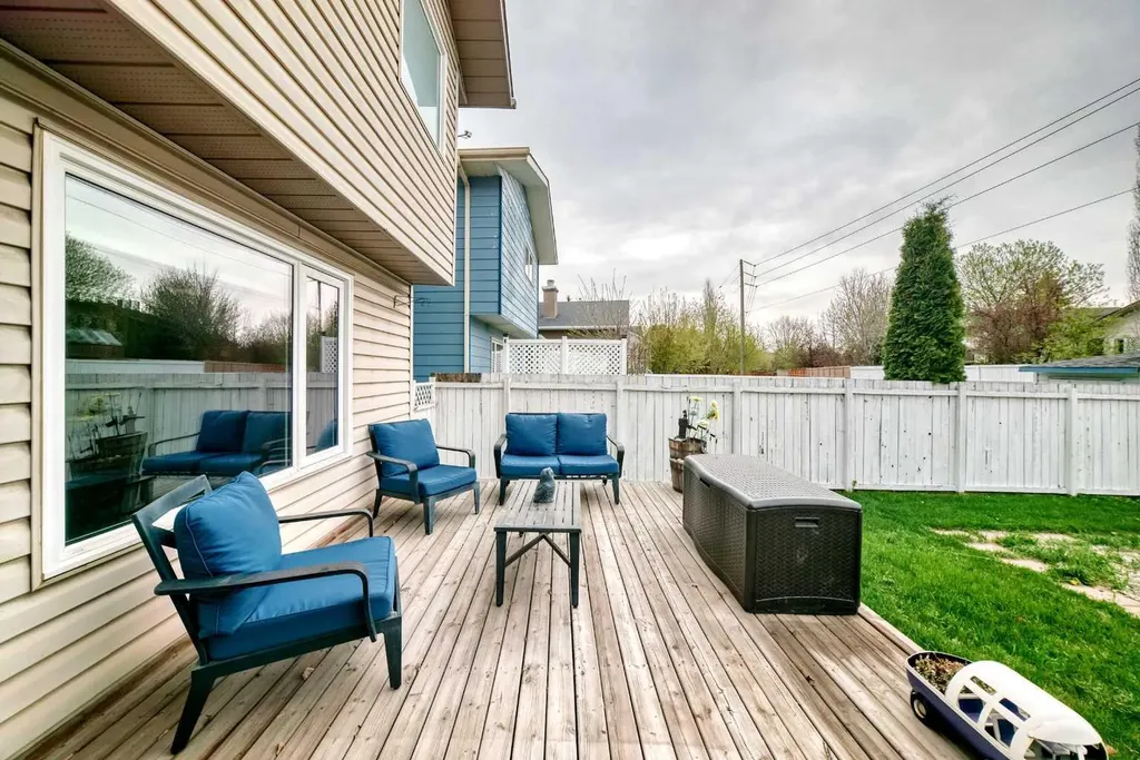 481 Sunmills Drive SE Calgary AB T2X 2T5