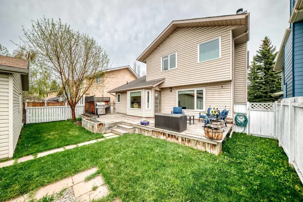 481 Sunmills Drive SE Calgary AB T2X 2T5
