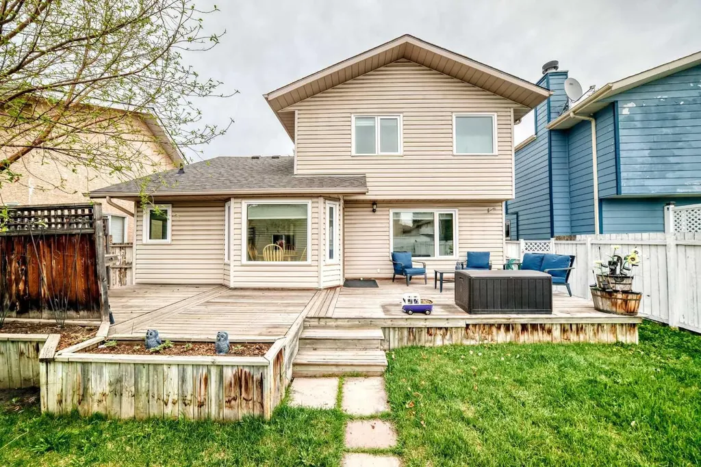 481 Sunmills Drive SE Calgary AB T2X 2T5