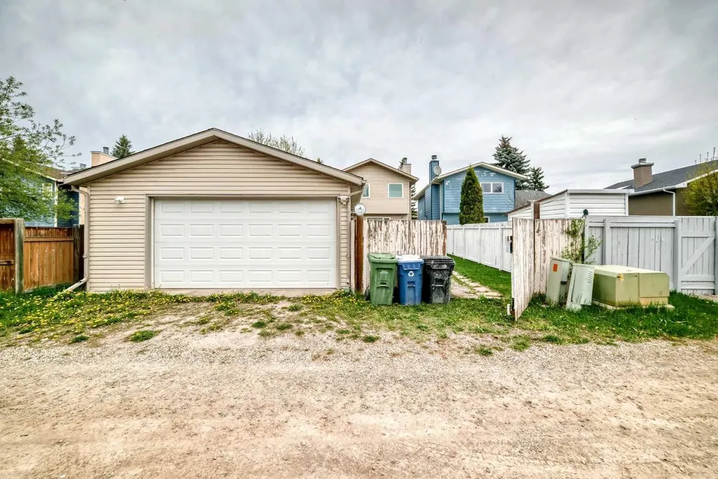 481 Sunmills Drive SE Calgary AB T2X 2T5