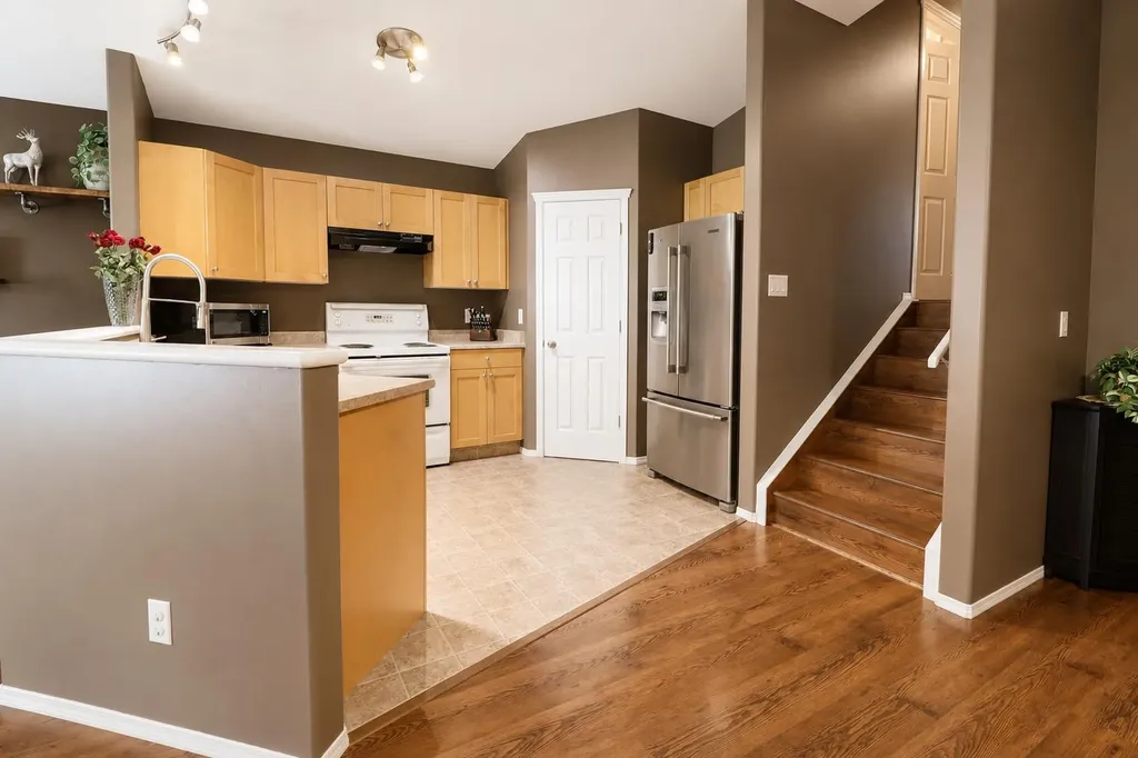 8818 65 Avenue Grande Prairie AB T8W 2X5