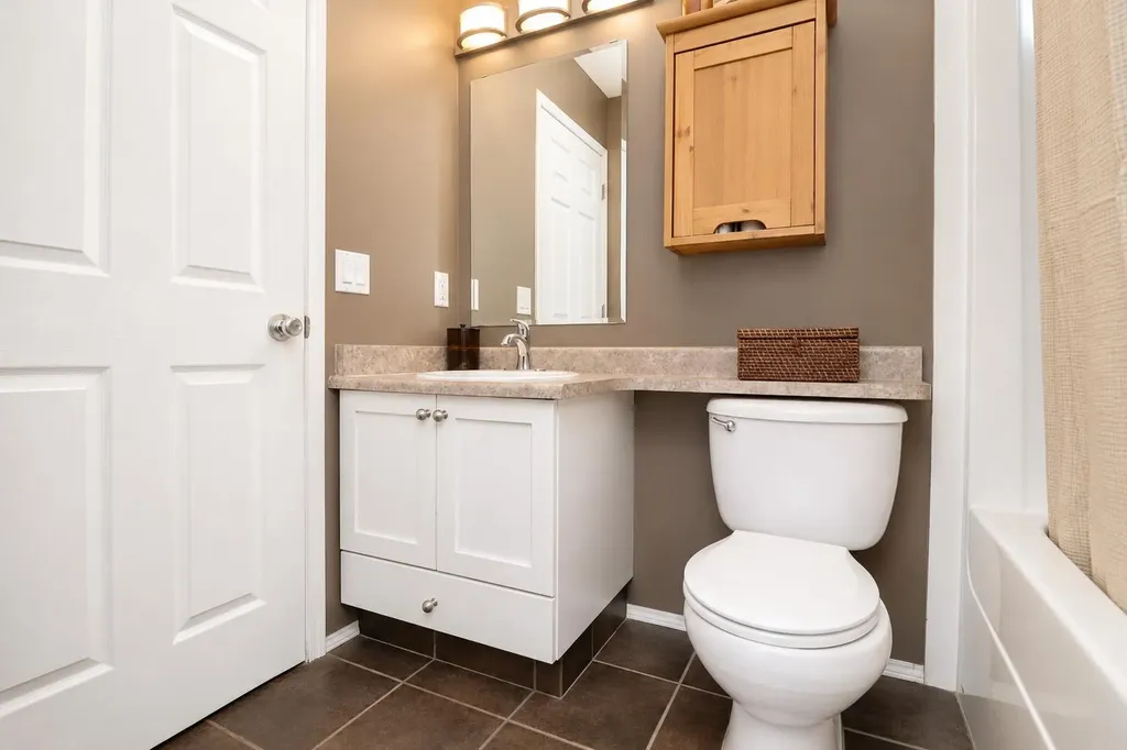 8818 65 Avenue Grande Prairie AB T8W 2X5