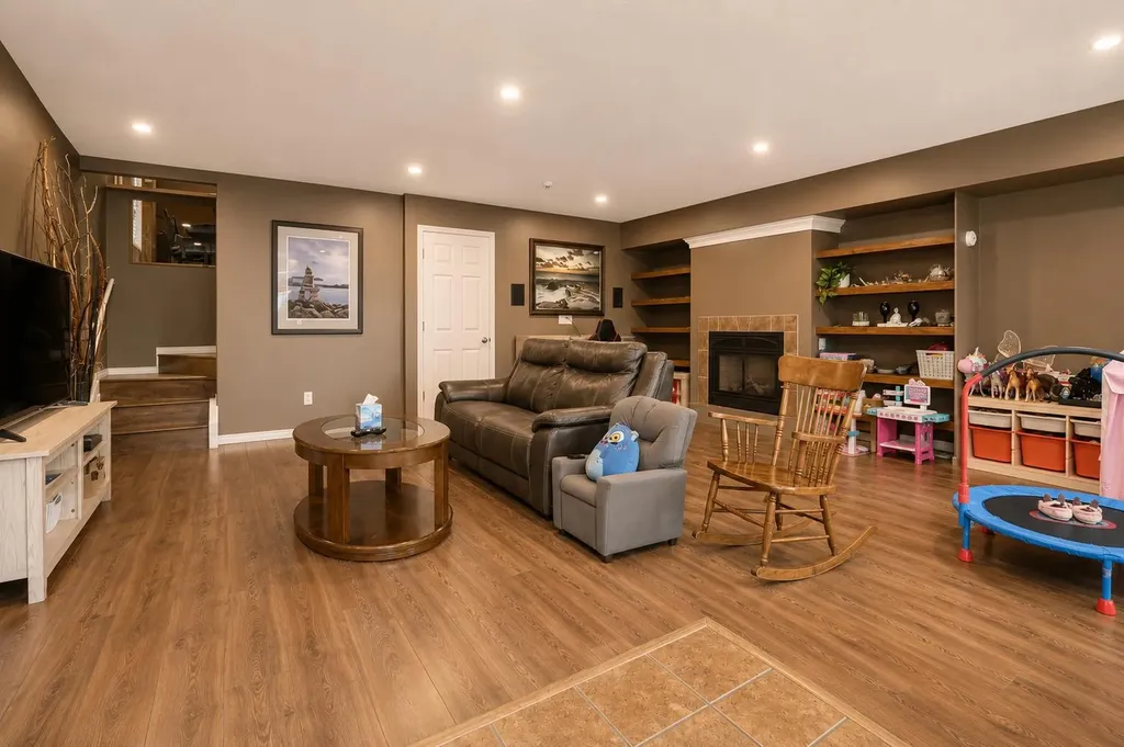 8818 65 Avenue Grande Prairie AB T8W 2X5