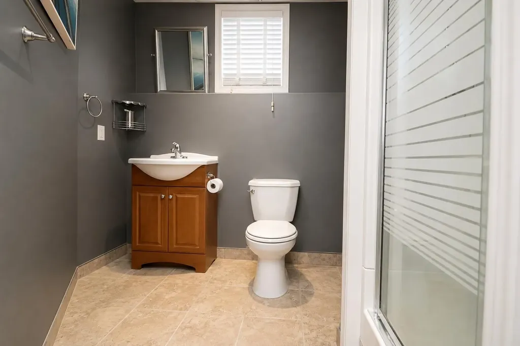 8818 65 Avenue Grande Prairie AB T8W 2X5