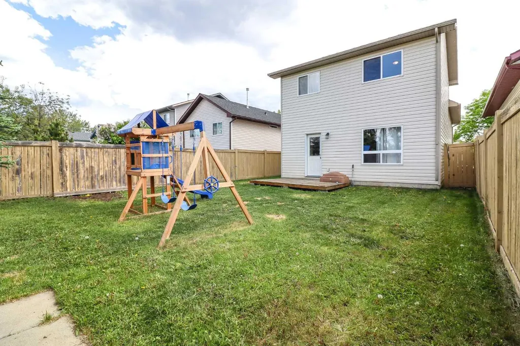 8818 65 Avenue Grande Prairie AB T8W 2X5