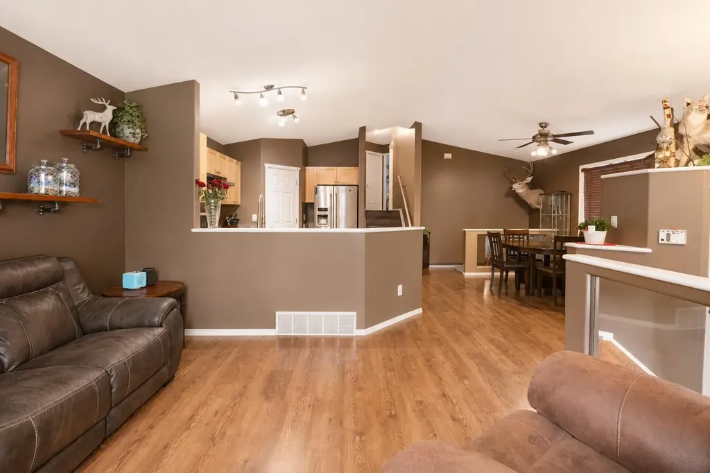 8818 65 Avenue Grande Prairie AB T8W 2X5