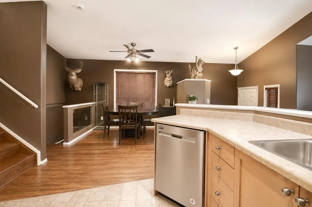8818 65 Avenue Grande Prairie AB T8W 2X5
