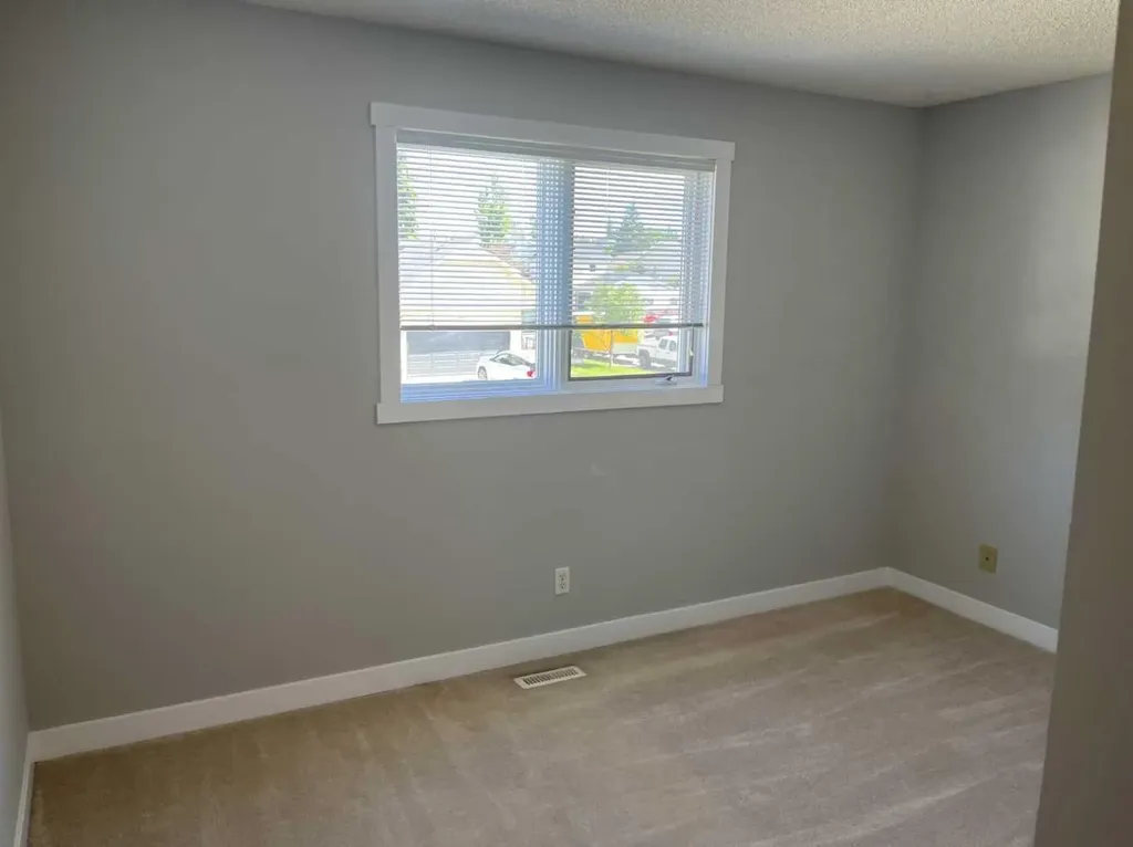 308 Downey Place Okotoks AB T1S 1H3