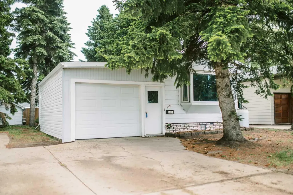 6103 Spruce Drive Stettler AB T4K 1G5