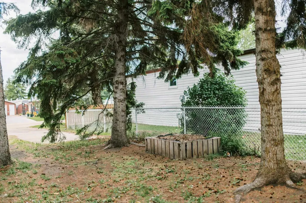 6103 Spruce Drive Stettler AB T4K 1G5