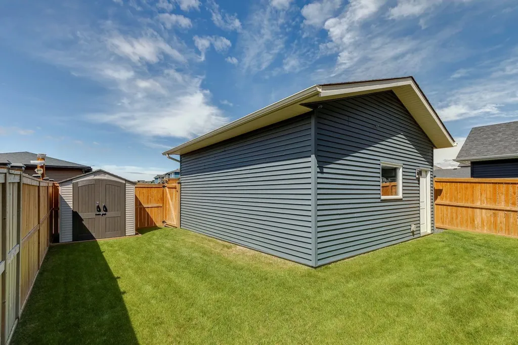67 Coopersfield Park SW Airdrie AB T4B 4K8