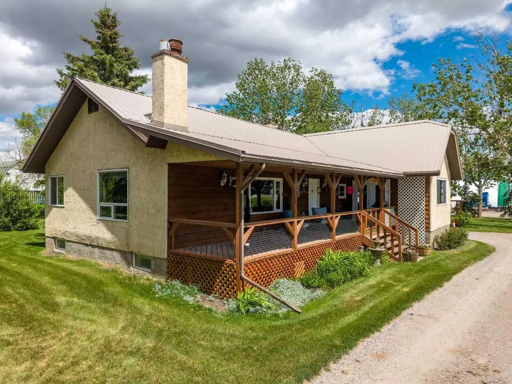 80060 475 Avenue E Rural Foothills County AB T1V1M3