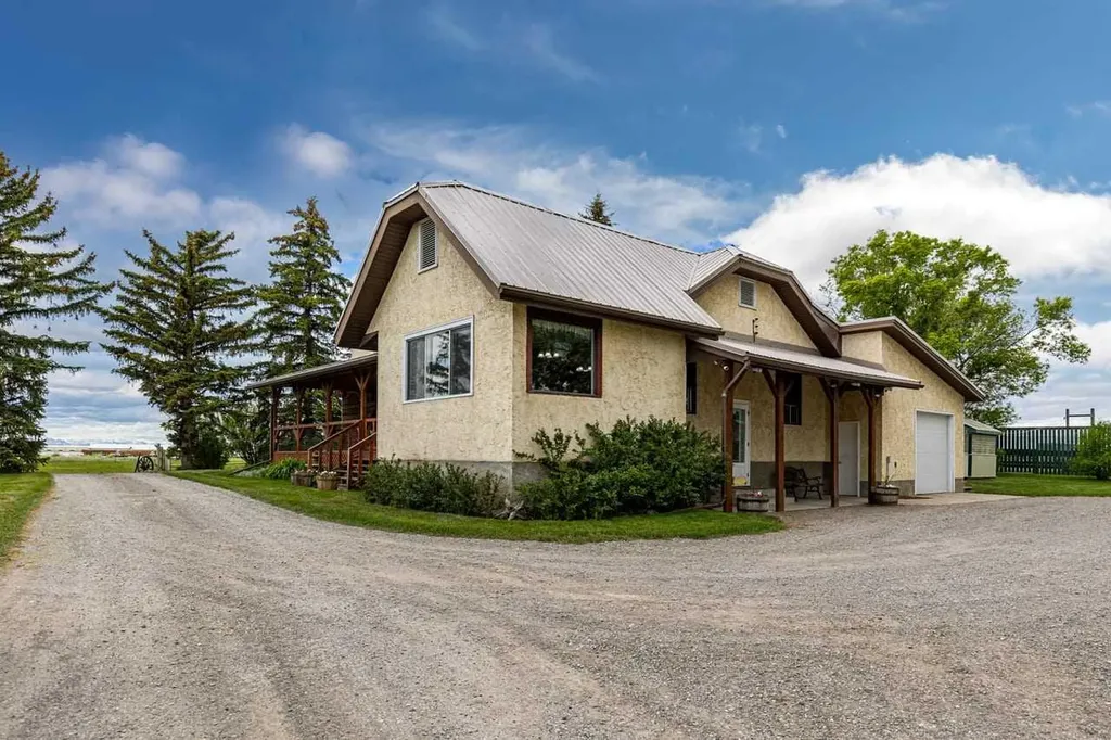 80060 475 Avenue E Rural Foothills County AB T1V1M3