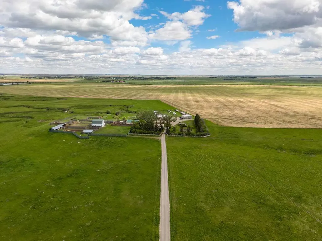 80060 475 Avenue E Rural Foothills County AB T1V1M3