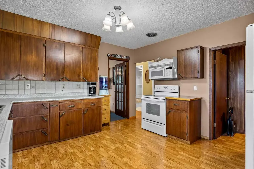 80060 475 Avenue E Rural Foothills County AB T1V1M3