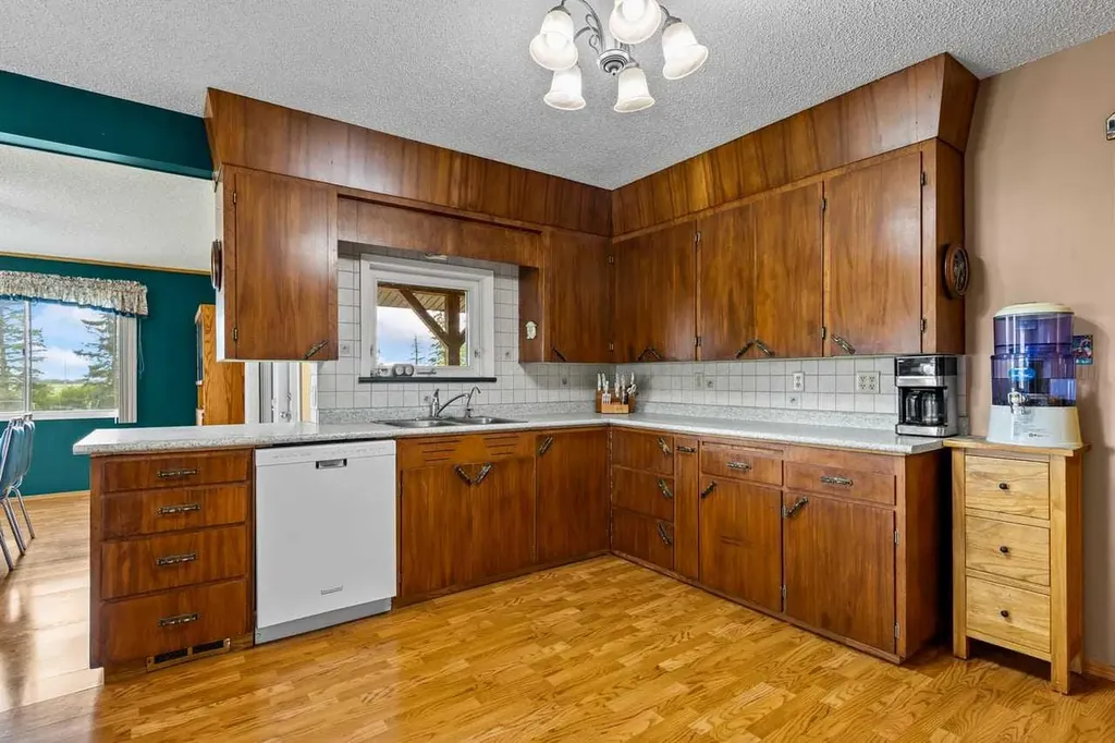 80060 475 Avenue E Rural Foothills County AB T1V1M3