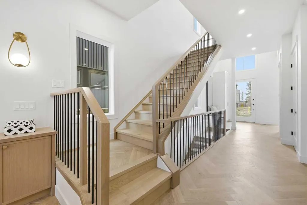 2131 29 Avenue SW Calgary AB T2T 1N6