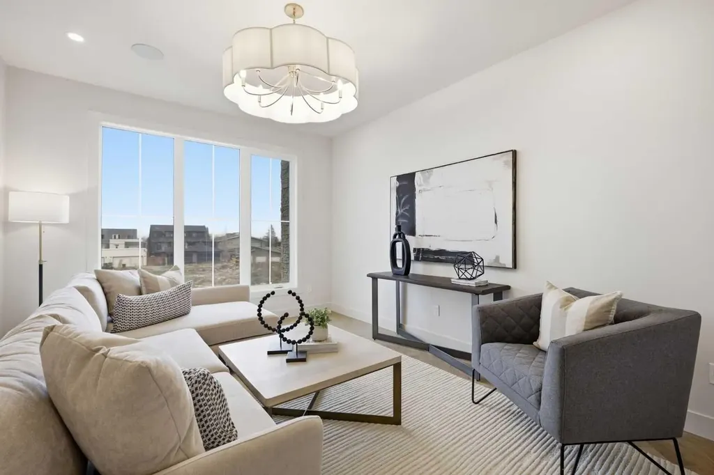 2131 29 Avenue SW Calgary AB T2T 1N6