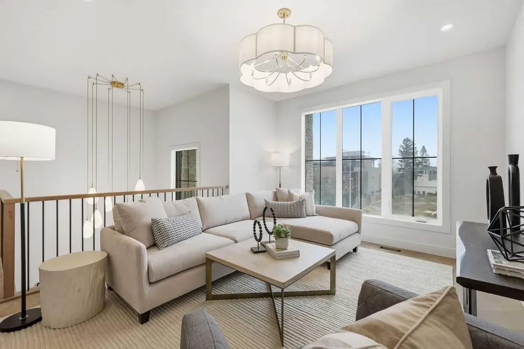2131 29 Avenue SW Calgary AB T2T 1N6