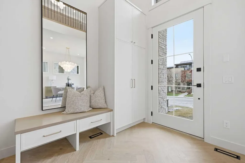 2131 29 Avenue SW Calgary AB T2T 1N6