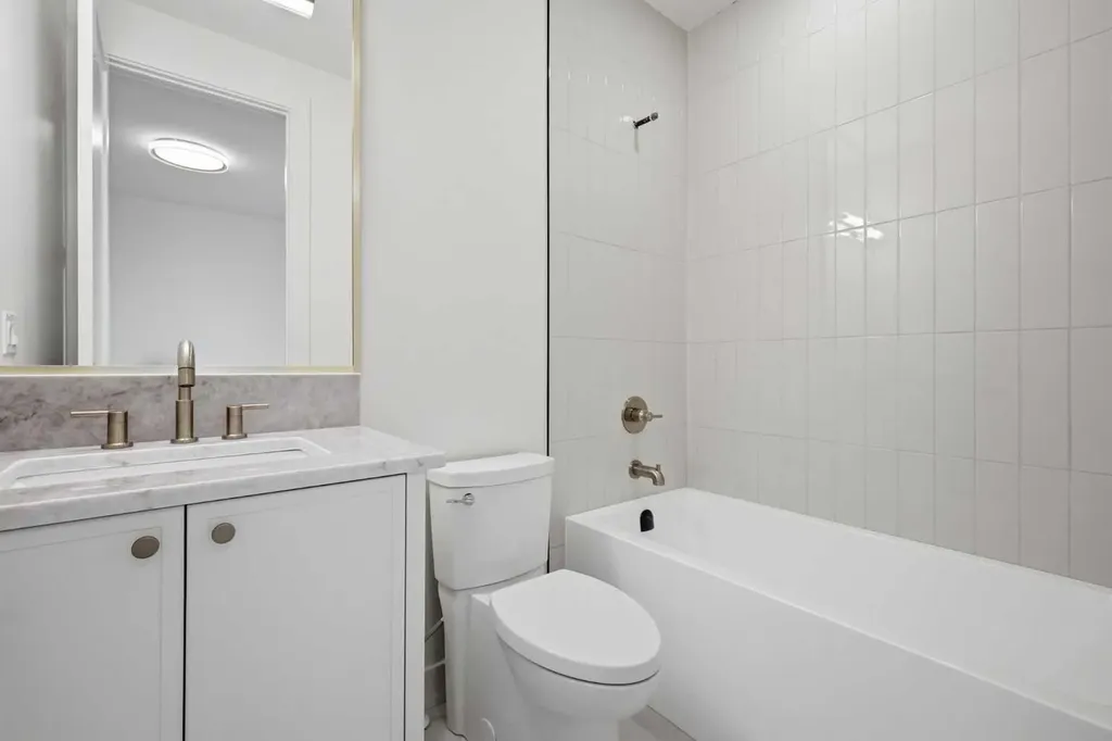 2131 29 Avenue SW Calgary AB T2T 1N6