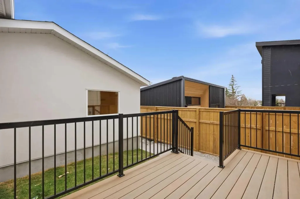 2131 29 Avenue SW Calgary AB T2T 1N6