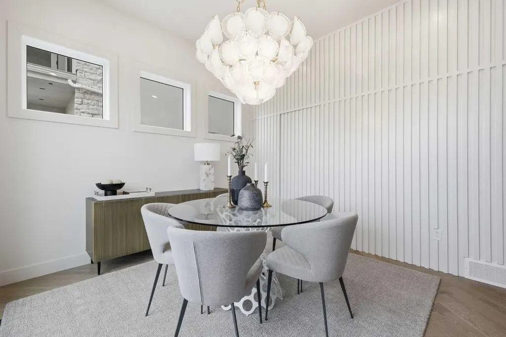 2131 29 Avenue SW Calgary AB T2T 1N6
