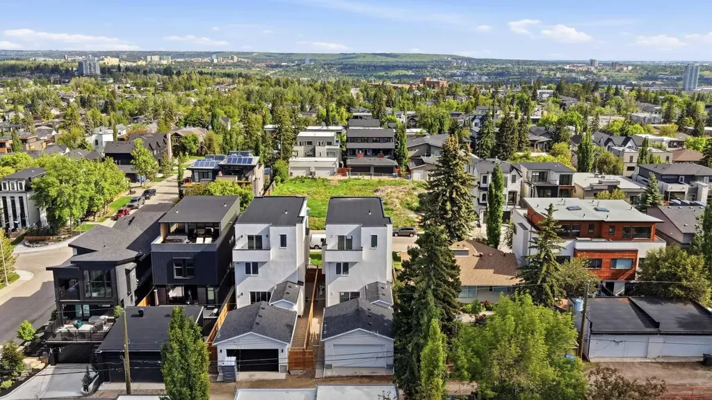 2131 29 Avenue SW Calgary AB T2T 1N6