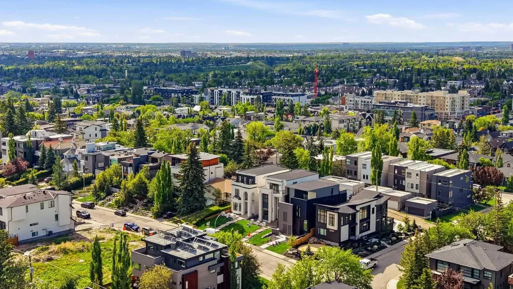 2131 29 Avenue SW Calgary AB T2T 1N6